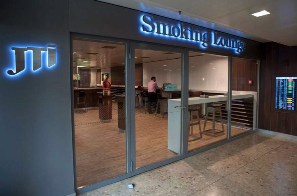 Airport Smoking Lounges – img23986