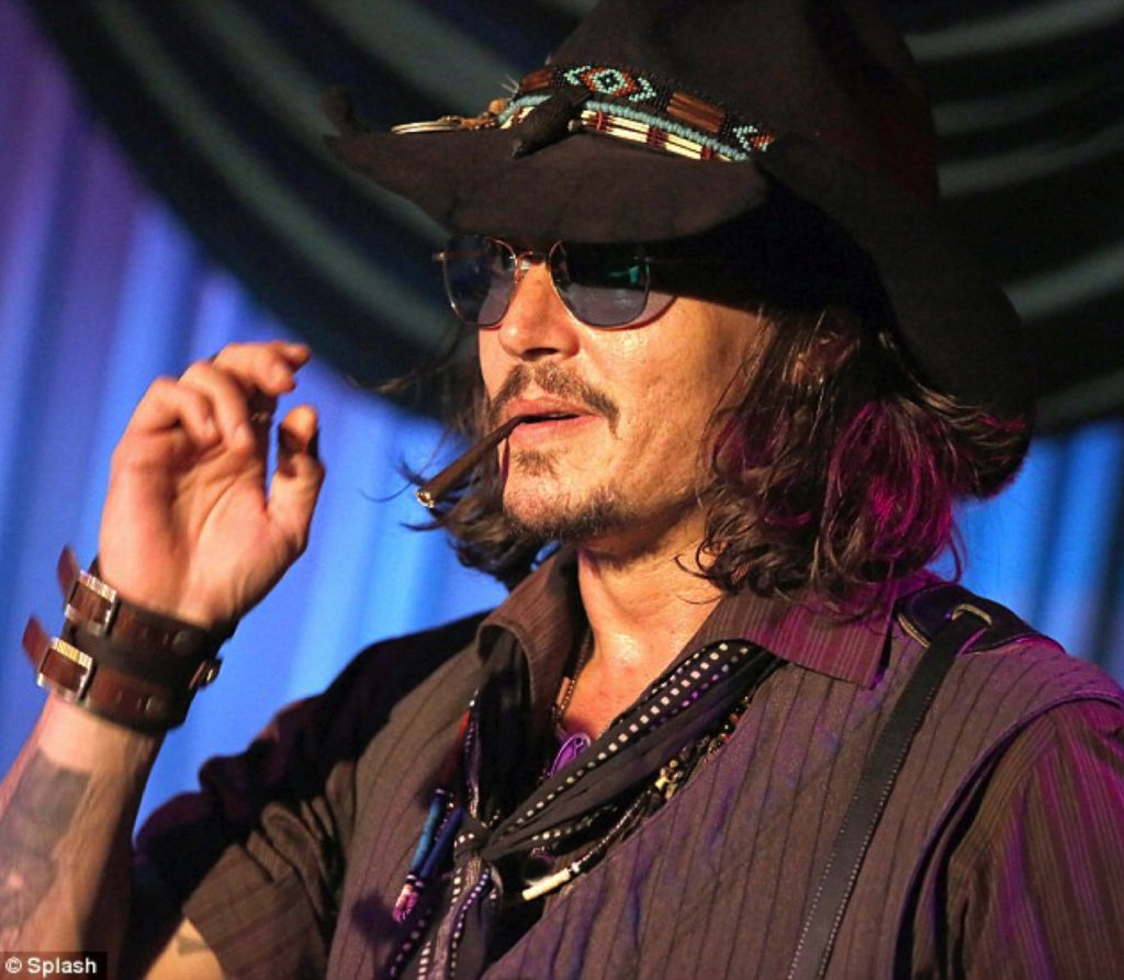 Celebrity Vapors – img22862